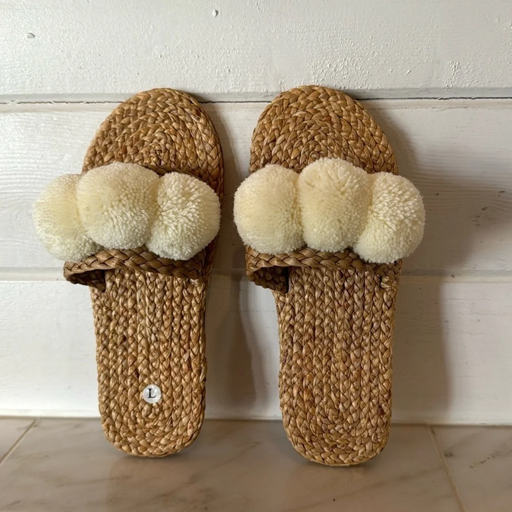 Boho Natural Straw & Ivory Pom Pom Slide Sandals Size Large NWT
